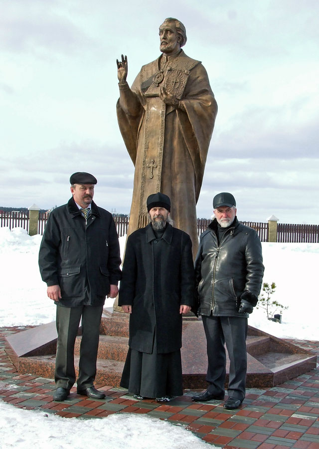 Установка памятника Святителю Николаю, архиепископу Мир Ликийских, Чудотворцу. март 2010 г